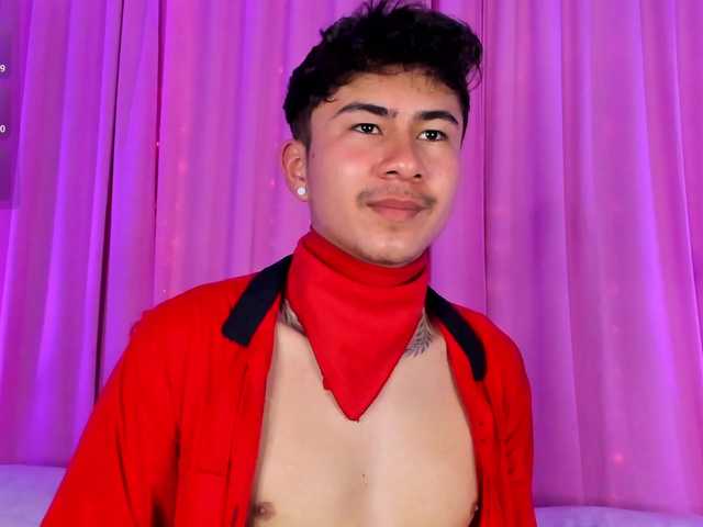 noah-and-rose live cam on BongaCams