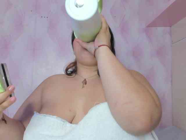 TaniaBellini webcam
