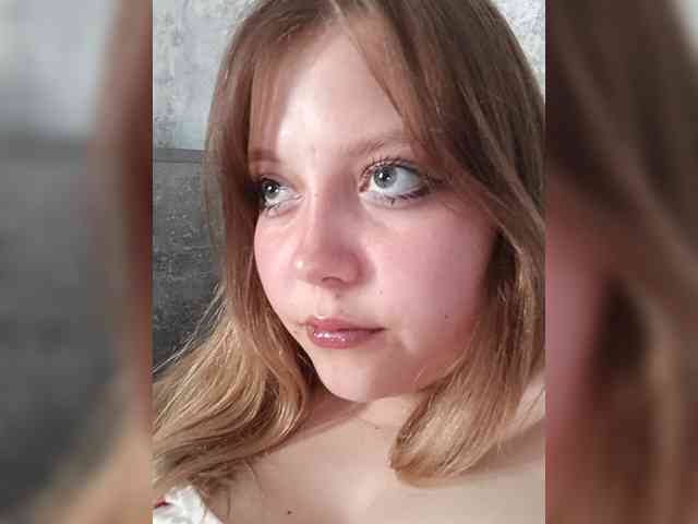 vaverika live female cam on bongacams