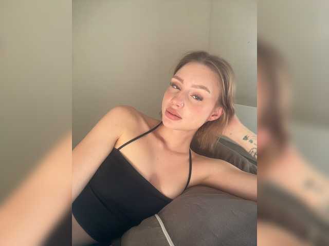 Linaaa live cam on BongaCams