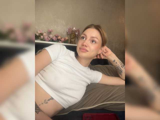 Linaaa Live Cam on BongaCams