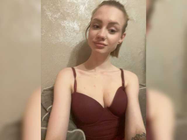 Linaaa's BongaCams show and profile