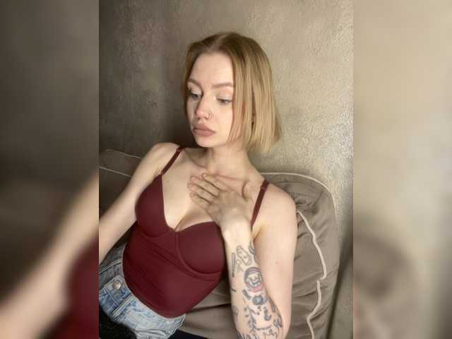 Linaaa's BongaCams show and profile