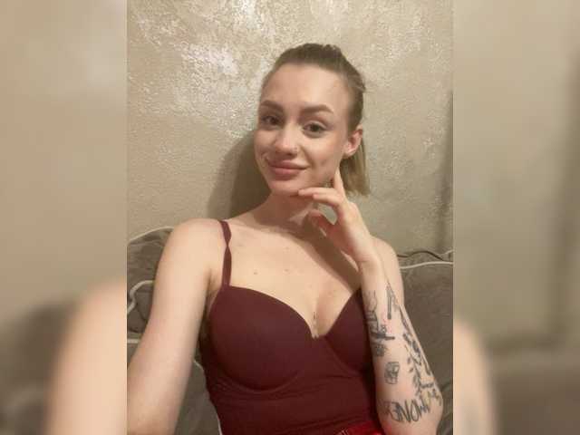 Linaaa's BongaCams show and profile