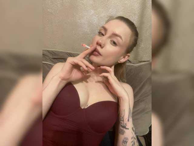 Linaaa's BongaCams show and profile