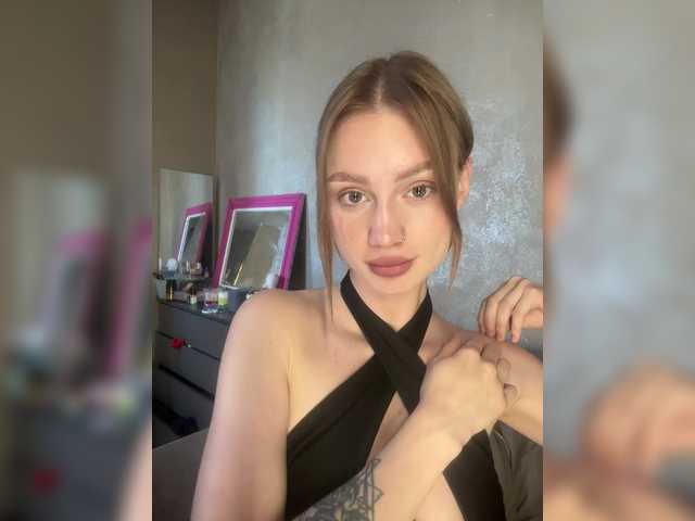 Linaaa live cam on BongaCams