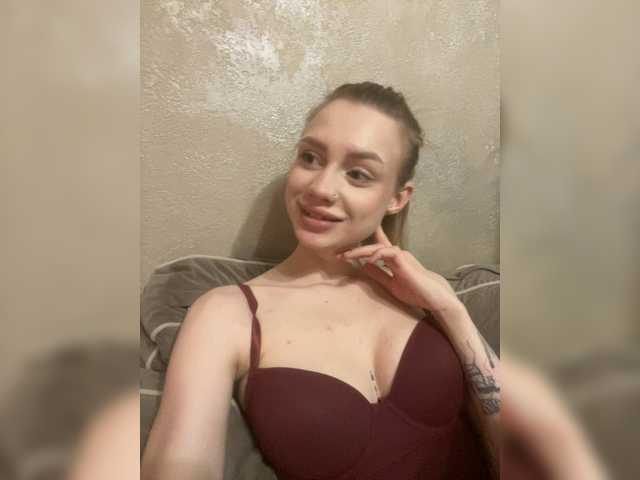 Linaaa's BongaCams show and profile