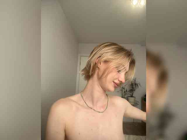 RealLinaaa webcam