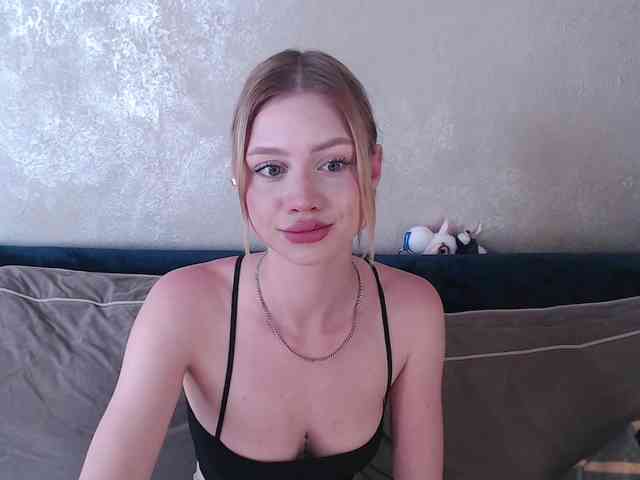 RealLinaaa webcam
