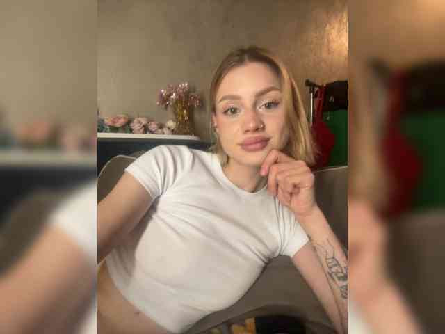 RealLinaaa webcam