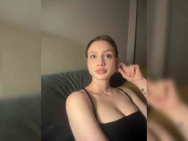 RealLinaaa webcam