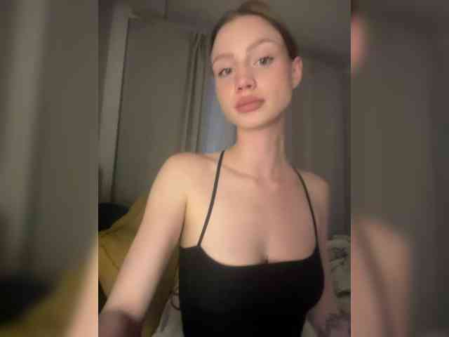 RealLinaaa webcam