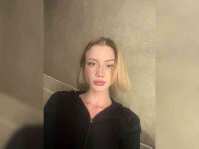 RealLinaaa webcam
