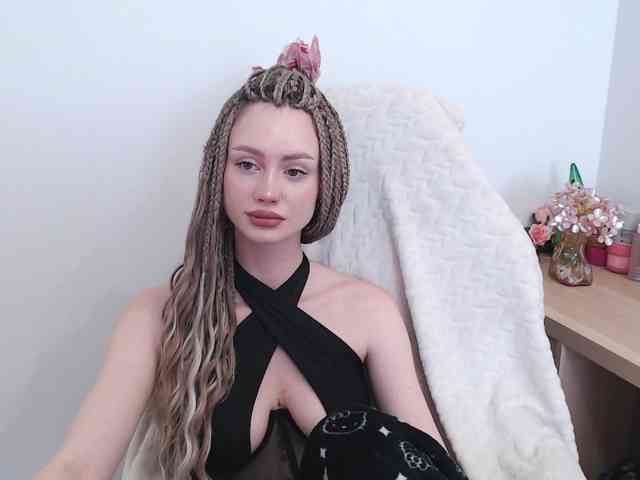 RealLinaaa webcam