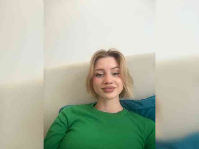RealLinaaa webcam