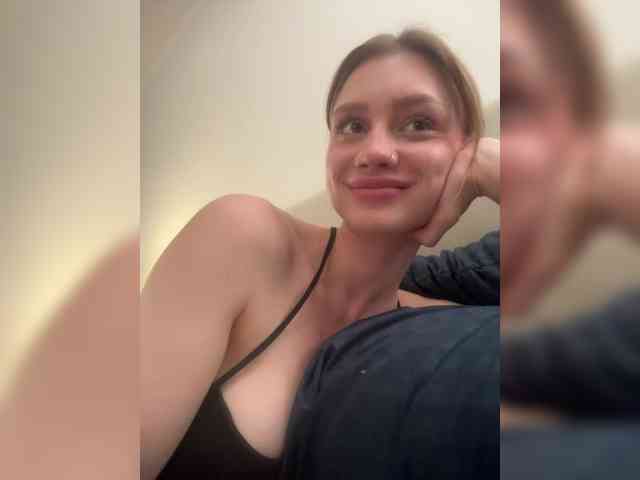 RealLinaaa webcam