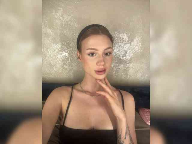 RealLinaaa webcam
