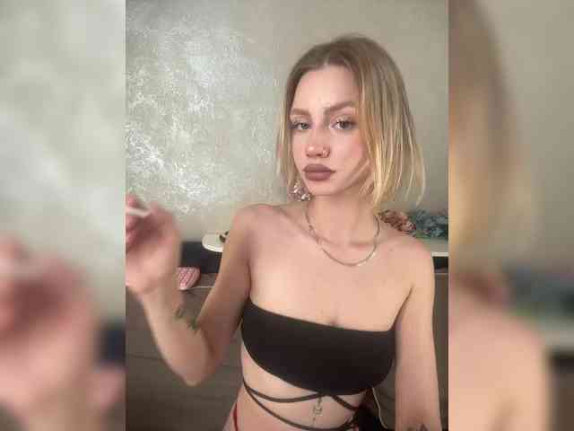 RealLinaaa webcam