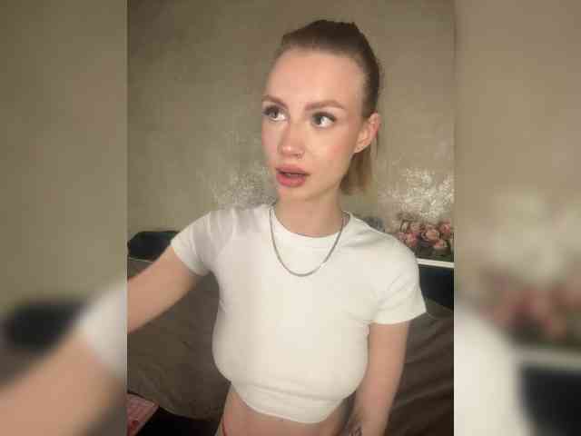 RealLinaaa webcam