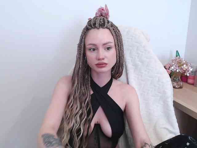 RealLinaaa webcam