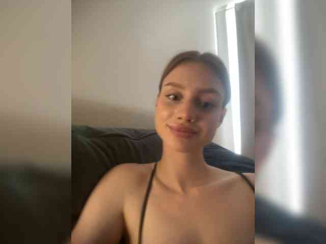 RealLinaaa webcam