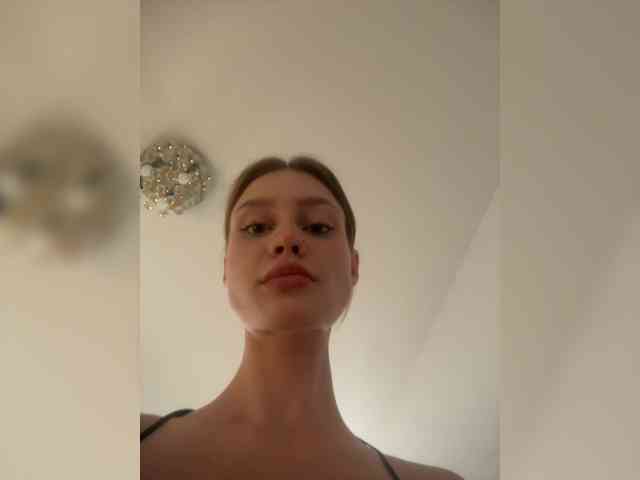 RealLinaaa webcam