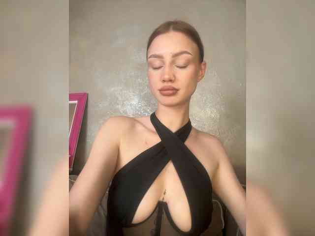 RealLinaaa webcam