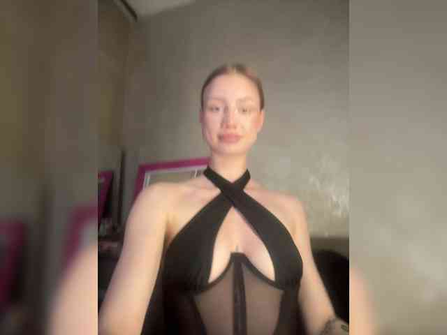 RealLinaaa webcam