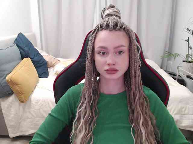 reallinaaa's live room