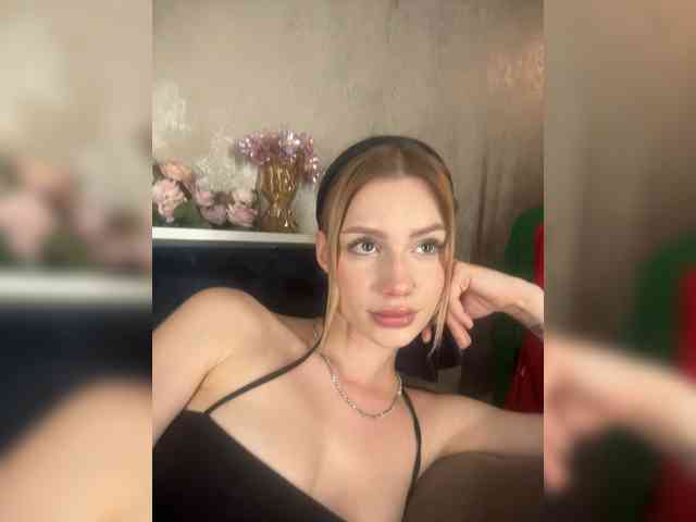 RealLinaaa webcam