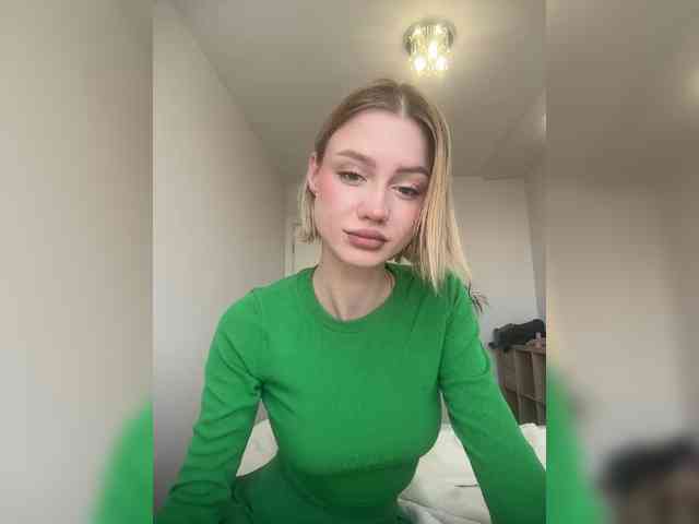 RealLinaaa webcam