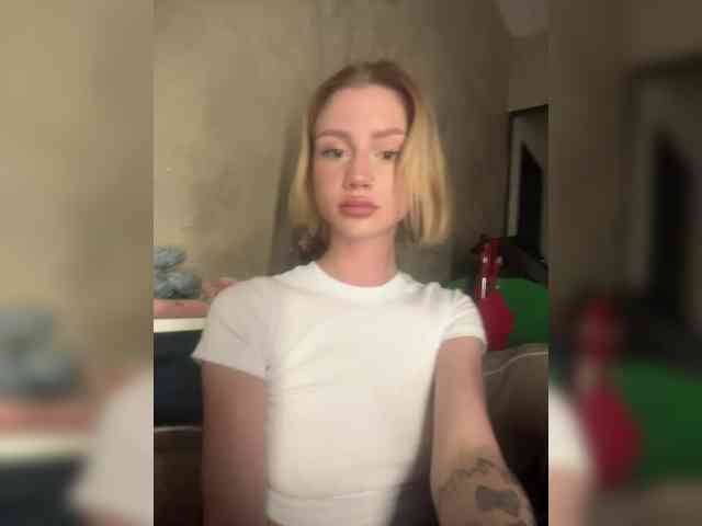 RealLinaaa webcam