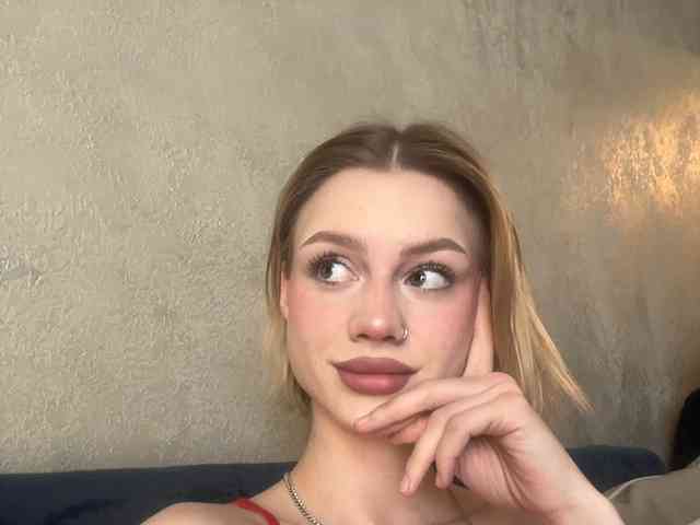 RealLinaaa webcam