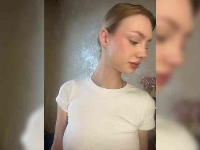 RealLinaaa webcam