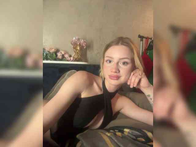 RealLinaaa webcam