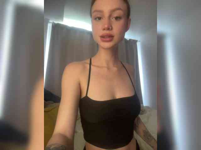 RealLinaaa webcam