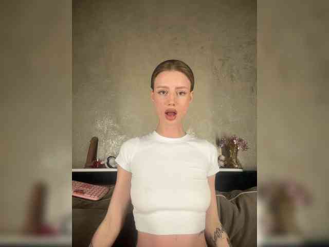 RealLinaaa webcam