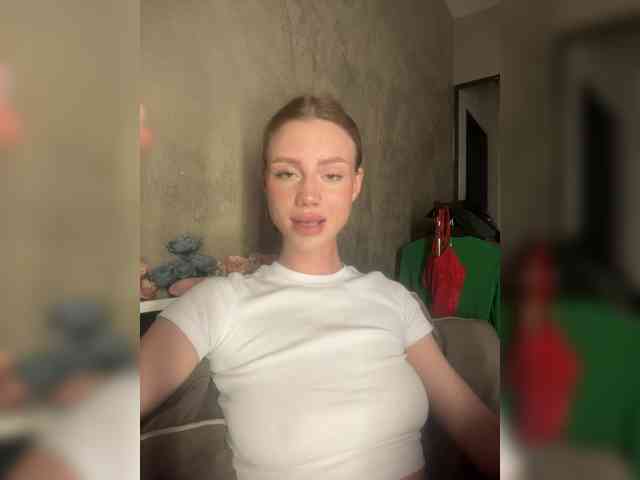 RealLinaaa webcam