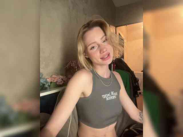 RealLinaaa webcam