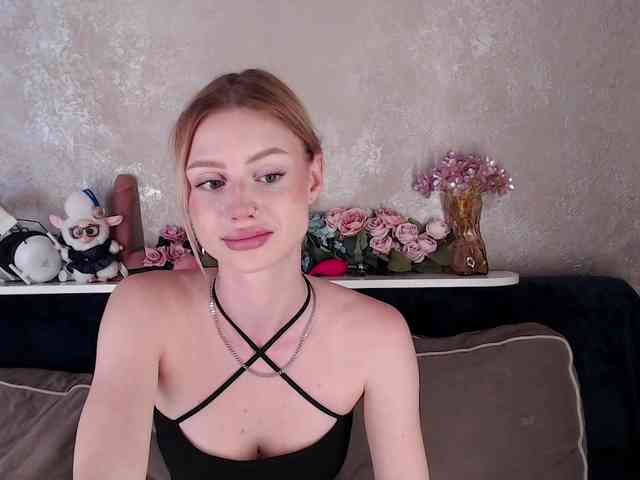 RealLinaaa webcam