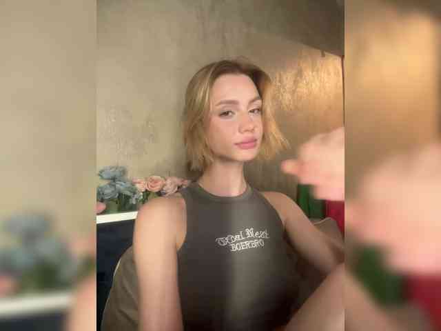 RealLinaaa webcam