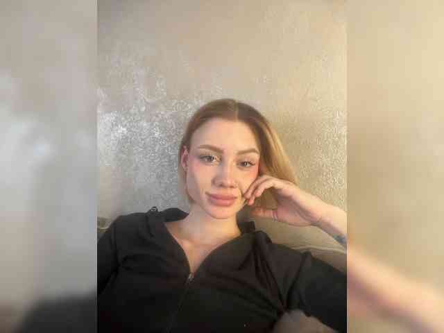RealLinaaa webcam