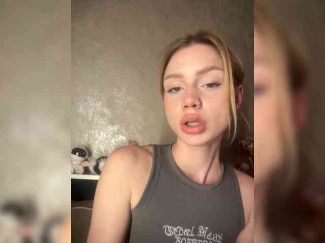 RealLinaaa webcam