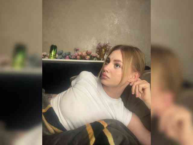 RealLinaaa webcam
