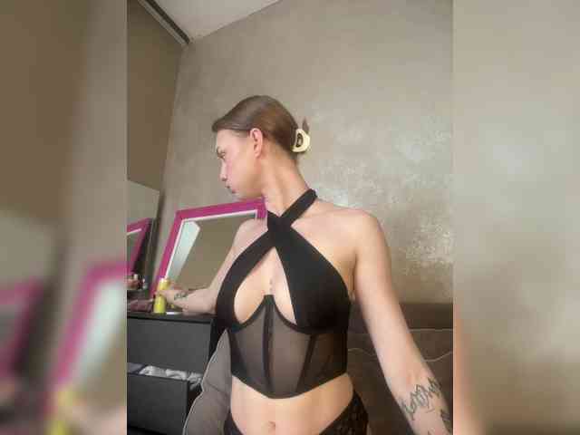 RealLinaaa webcam