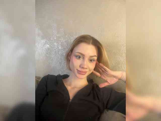 RealLinaaa webcam