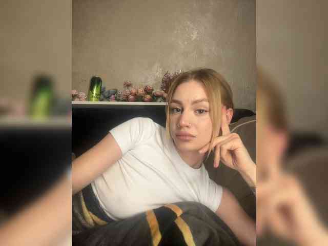 RealLinaaa webcam