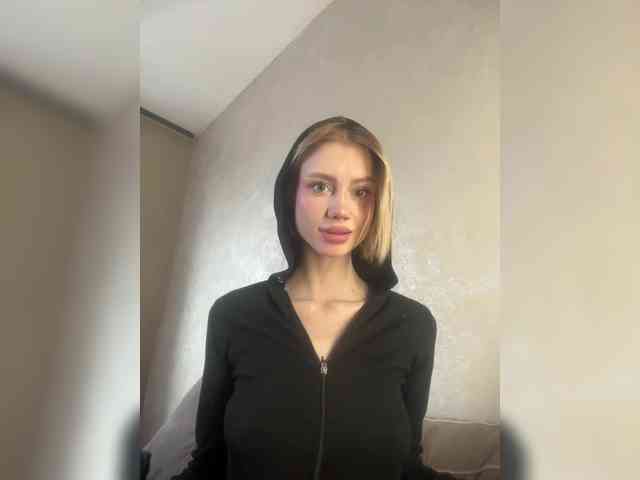 RealLinaaa webcam