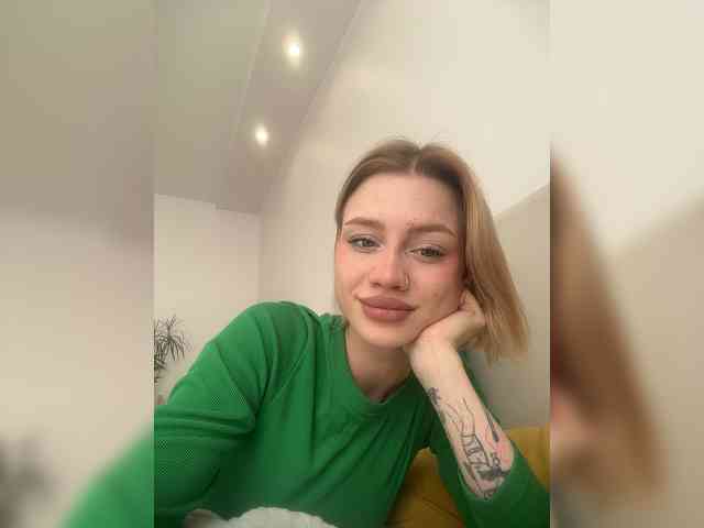 RealLinaaa webcam