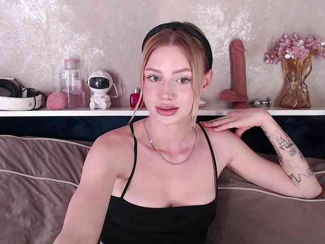 RealLinaaa webcam